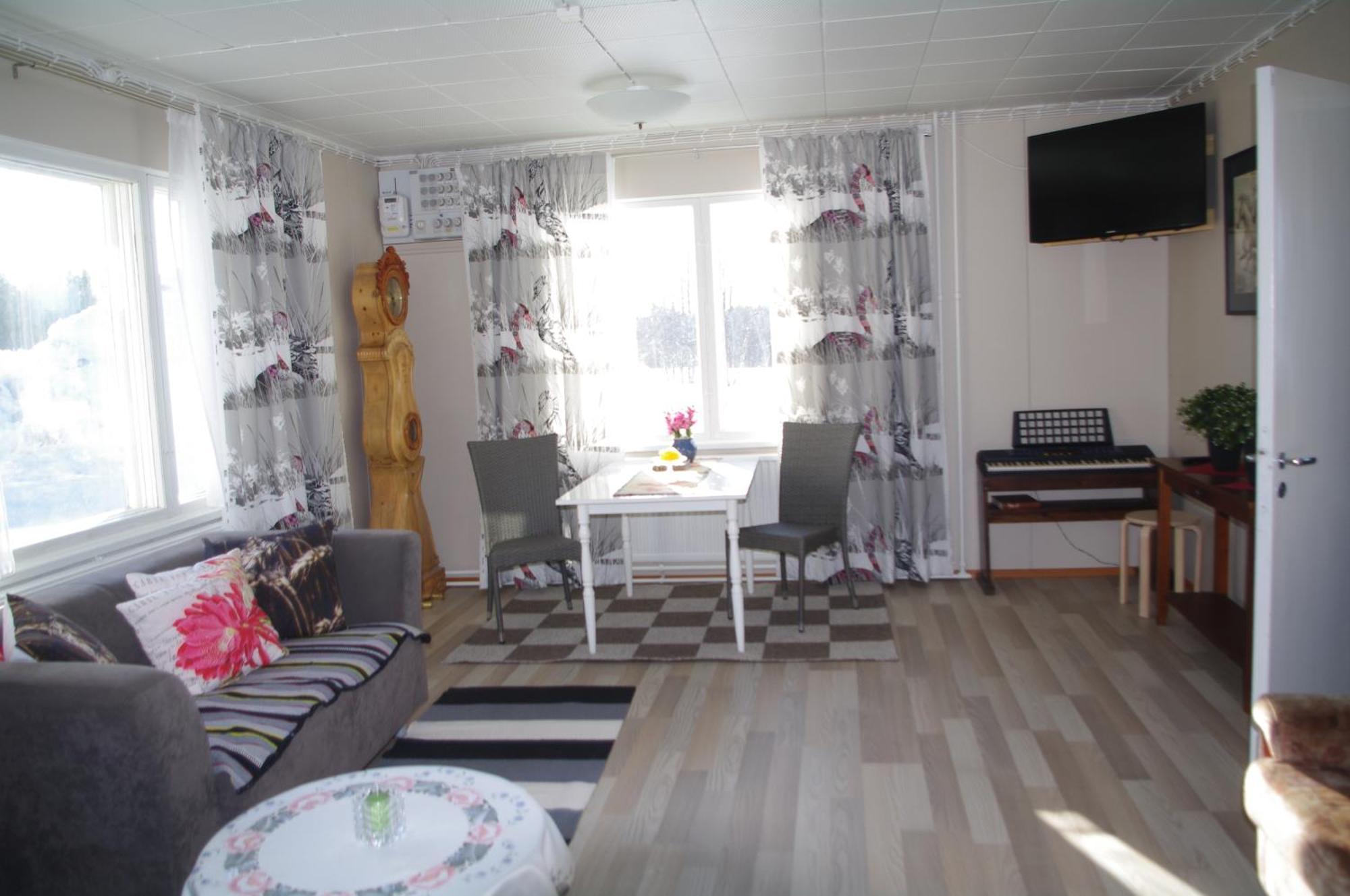 Aneen Loma Vacation And Cottages Posio Room photo