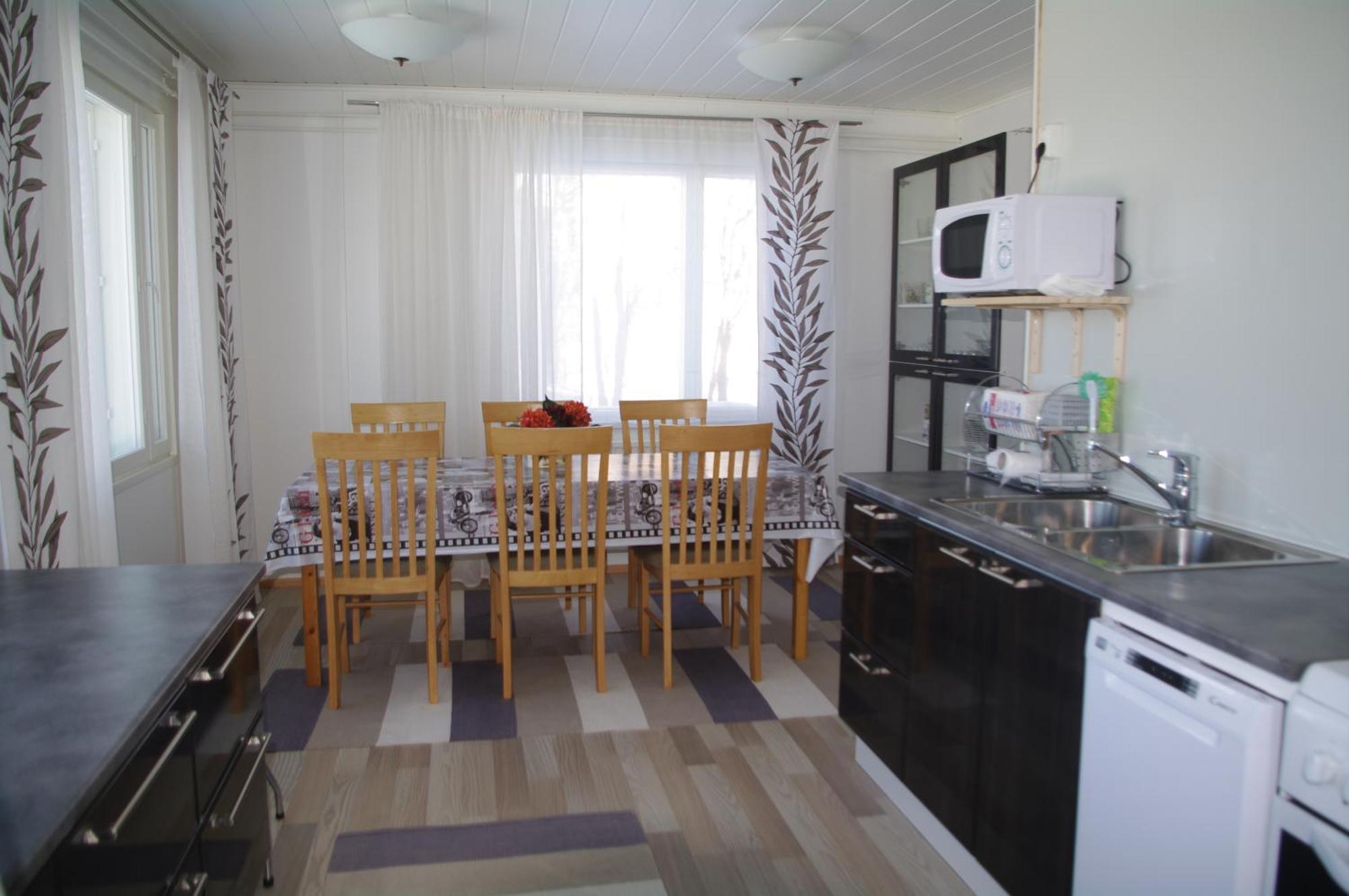 Aneen Loma Vacation And Cottages Posio Room photo